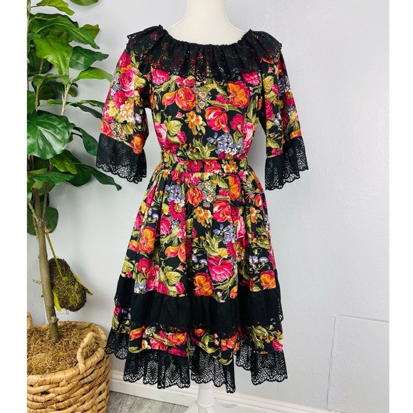 Vintage Two Piece Floral Ruffle Lace Trim Top And Skirt - Picture 1 of 11